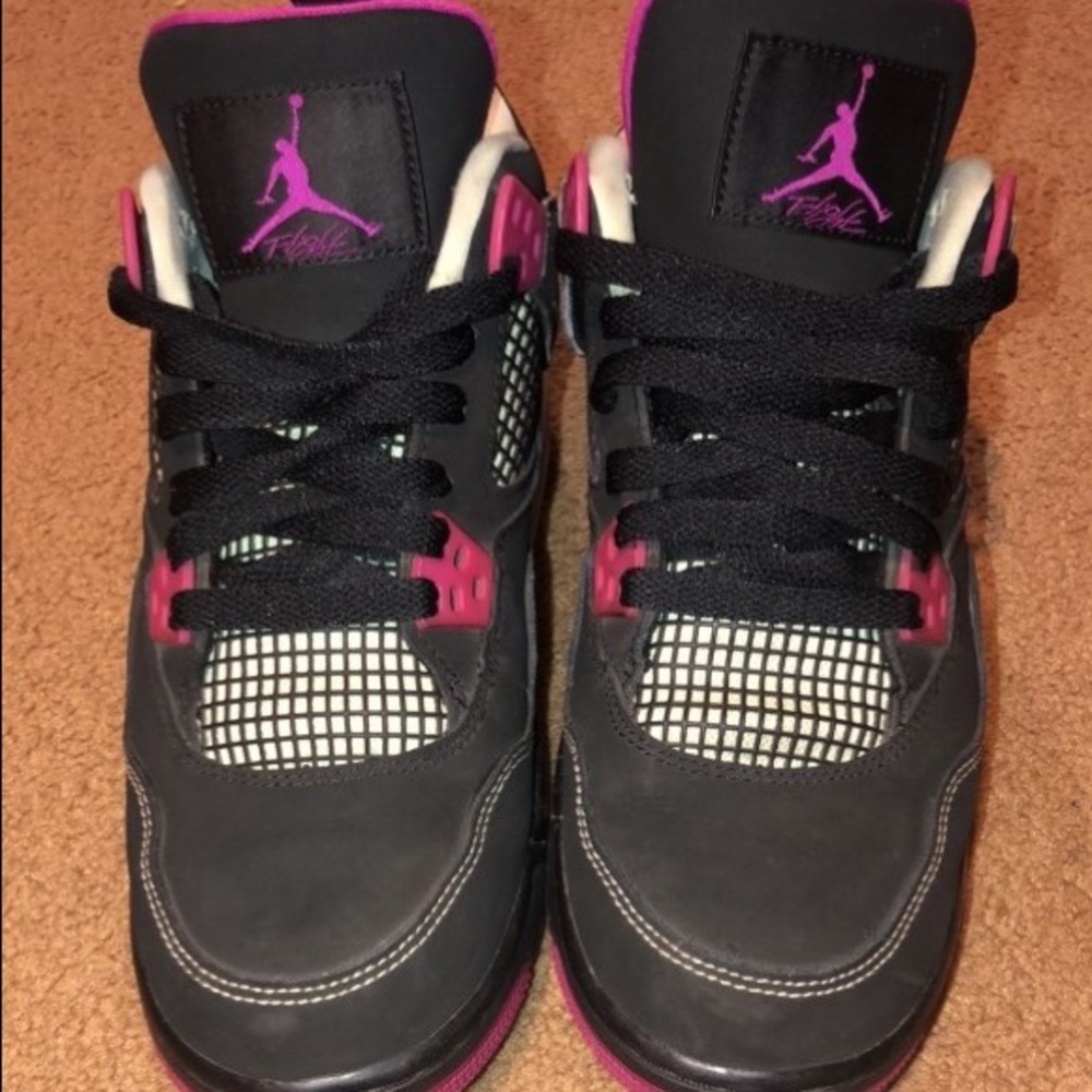 Air Jordan 4 Retro Fuchsia